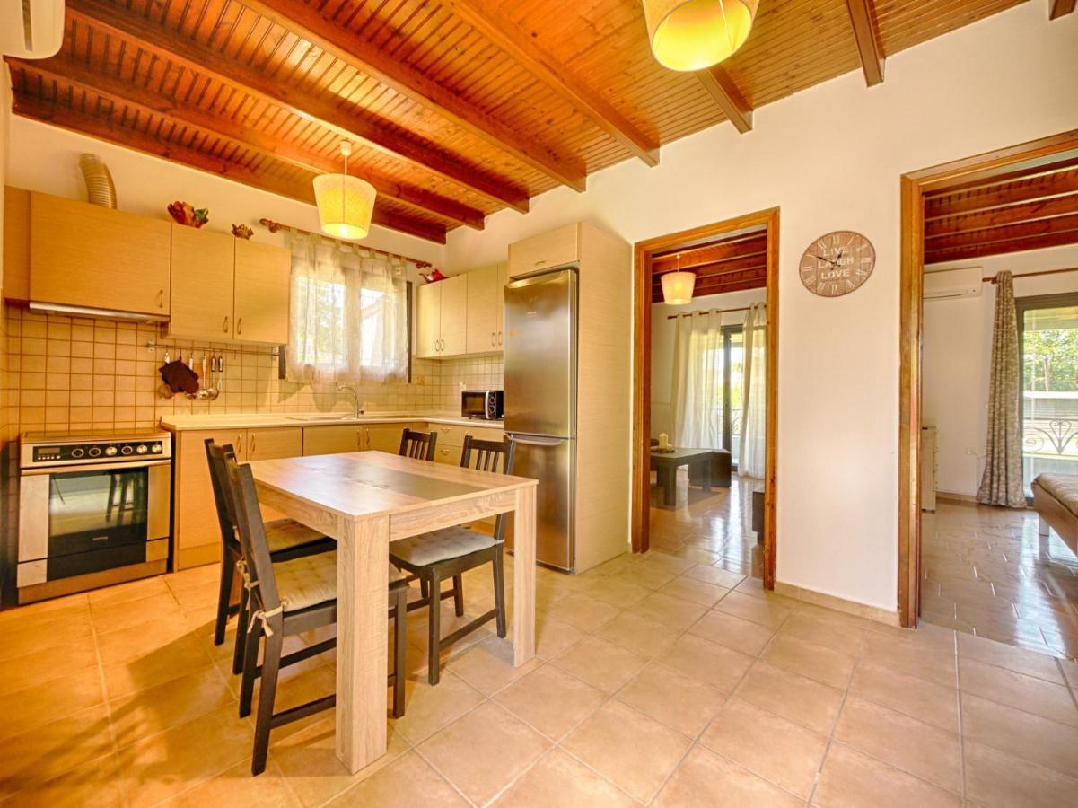 Cozy Family Friendly Apartment With Large Garden Close To Beaches - Dirella Kynopiastai Bagian luar foto