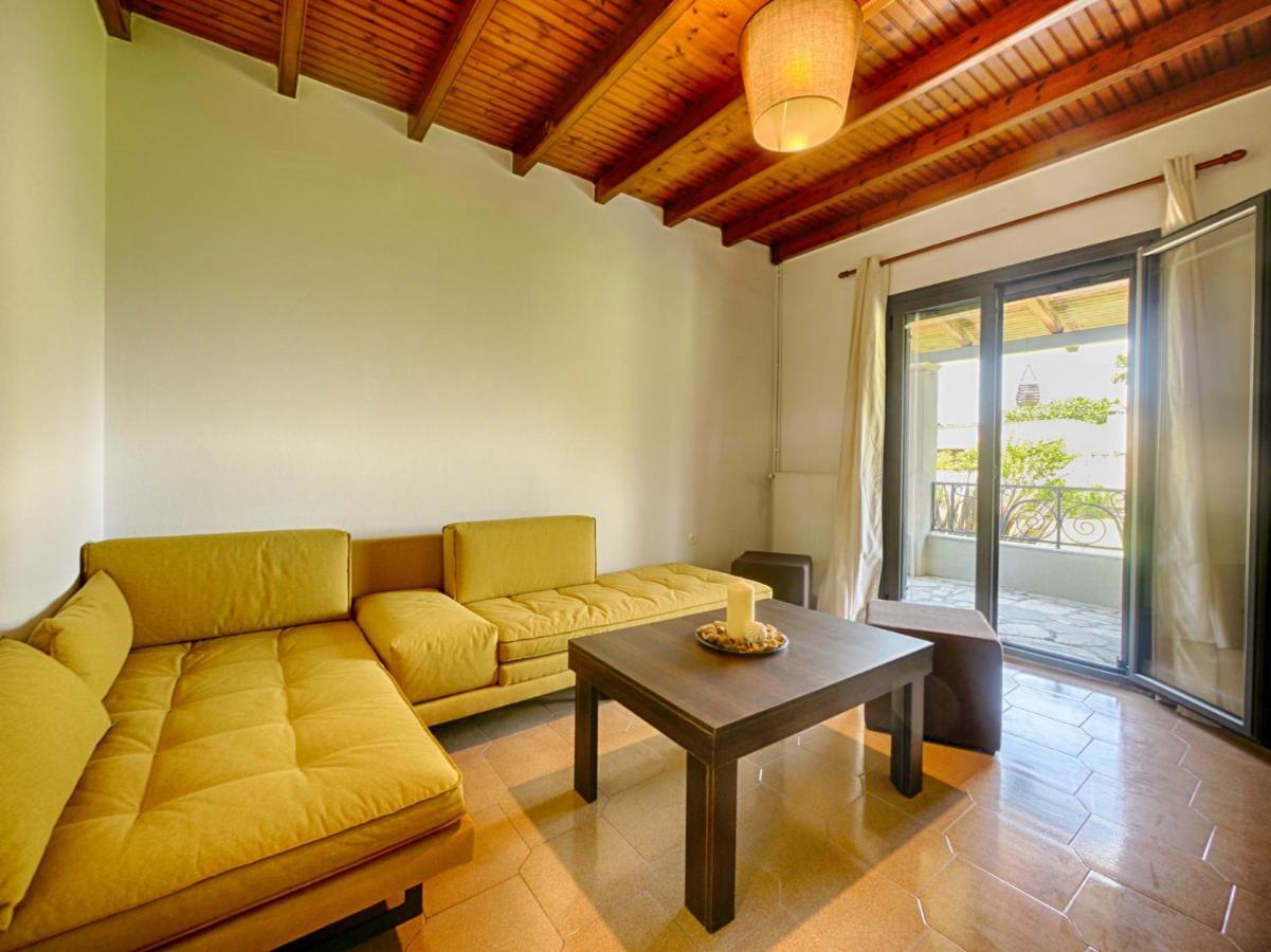 Cozy Family Friendly Apartment With Large Garden Close To Beaches - Dirella Kynopiastai Bagian luar foto