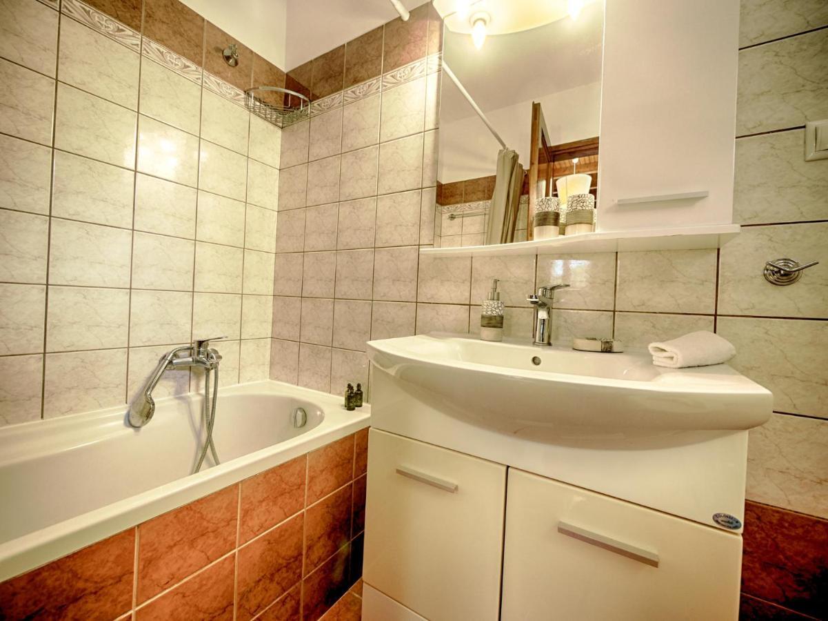 Cozy Family Friendly Apartment With Large Garden Close To Beaches - Dirella Kynopiastai Bagian luar foto