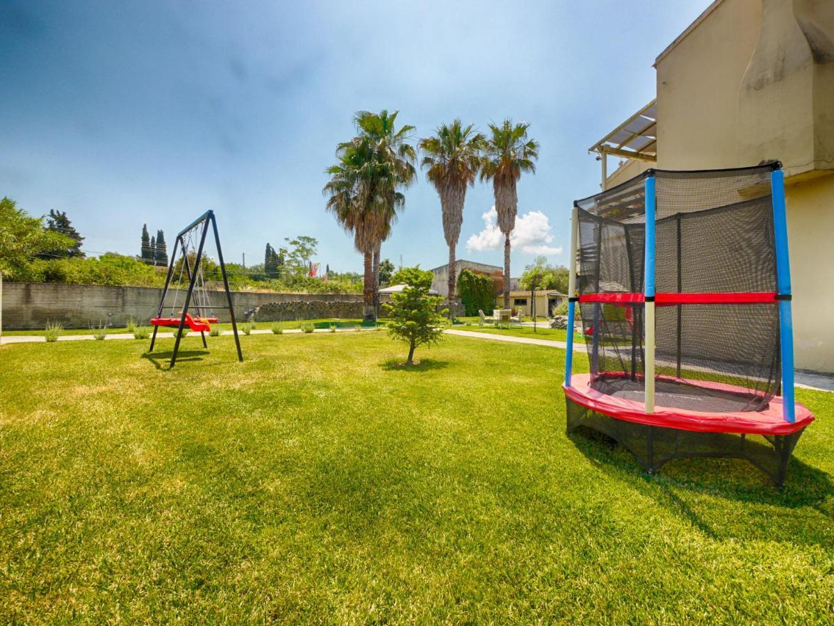Cozy Family Friendly Apartment With Large Garden Close To Beaches - Dirella Kynopiastai Bagian luar foto