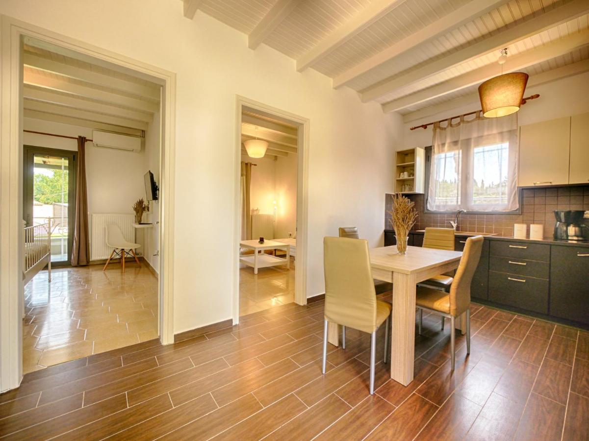 Cozy Family Friendly Apartment With Large Garden Close To Beaches - Dirella Kynopiastai Bagian luar foto